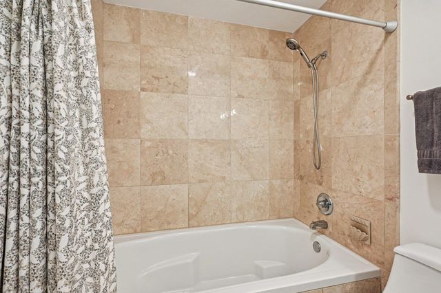 6364 Putnam St, St Augustine, FL 32080