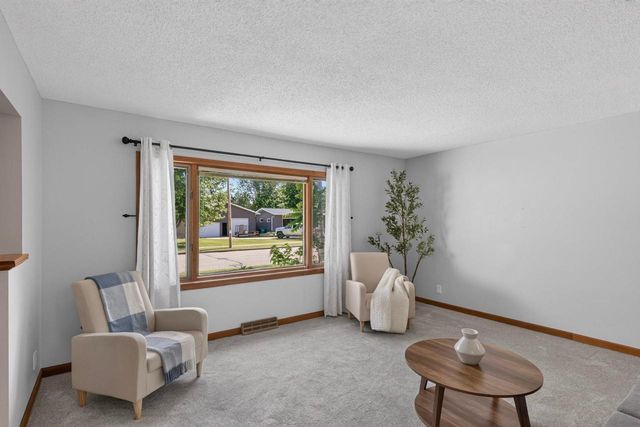 238 CRESTVIEW LANE, Nekoosa, WI 54457
