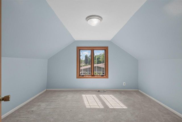 238 CRESTVIEW LANE, Nekoosa, WI 54457