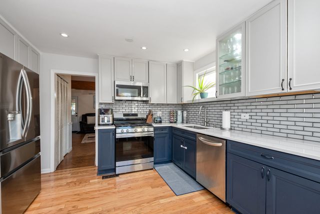 4045 Stillwell Place, Oak Lawn, IL 60453