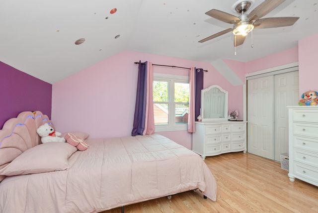 4045 Stillwell Place, Oak Lawn, IL 60453