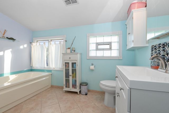 4045 Stillwell Place, Oak Lawn, IL 60453