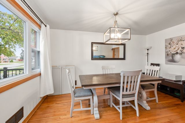 4045 Stillwell Place, Oak Lawn, IL 60453