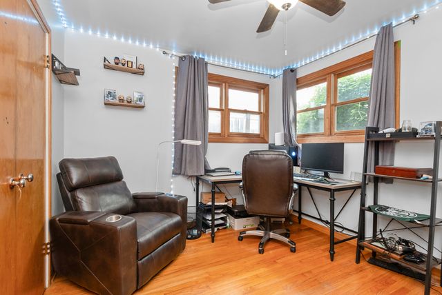 4045 Stillwell Place, Oak Lawn, IL 60453