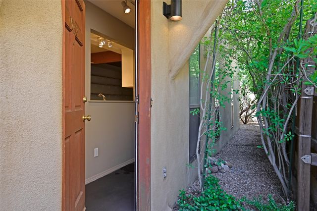 1532 Avenida De Las Americas, Santa Fe, NM 87507