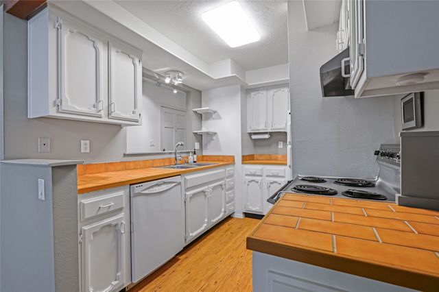 1532 Avenida De Las Americas, Santa Fe, NM 87507