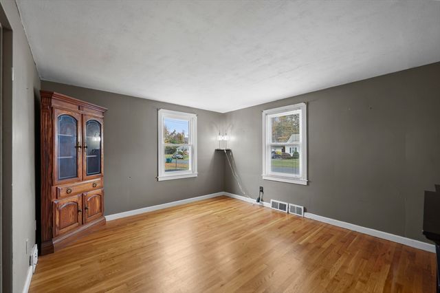 66 Oak St Ext, Dalton, MA 01226