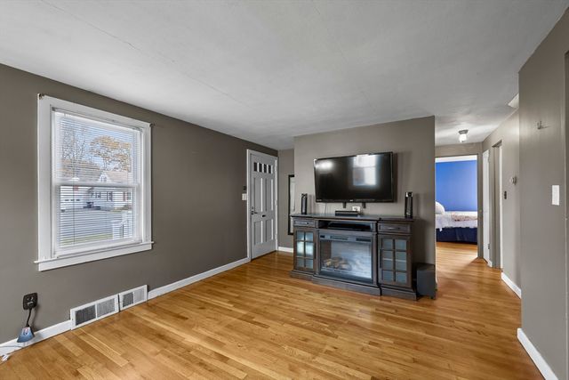 66 Oak St Ext, Dalton, MA 01226