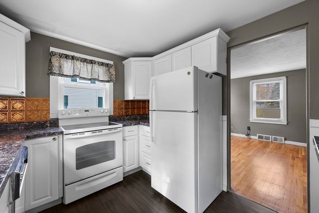 66 Oak St Ext, Dalton, MA 01226