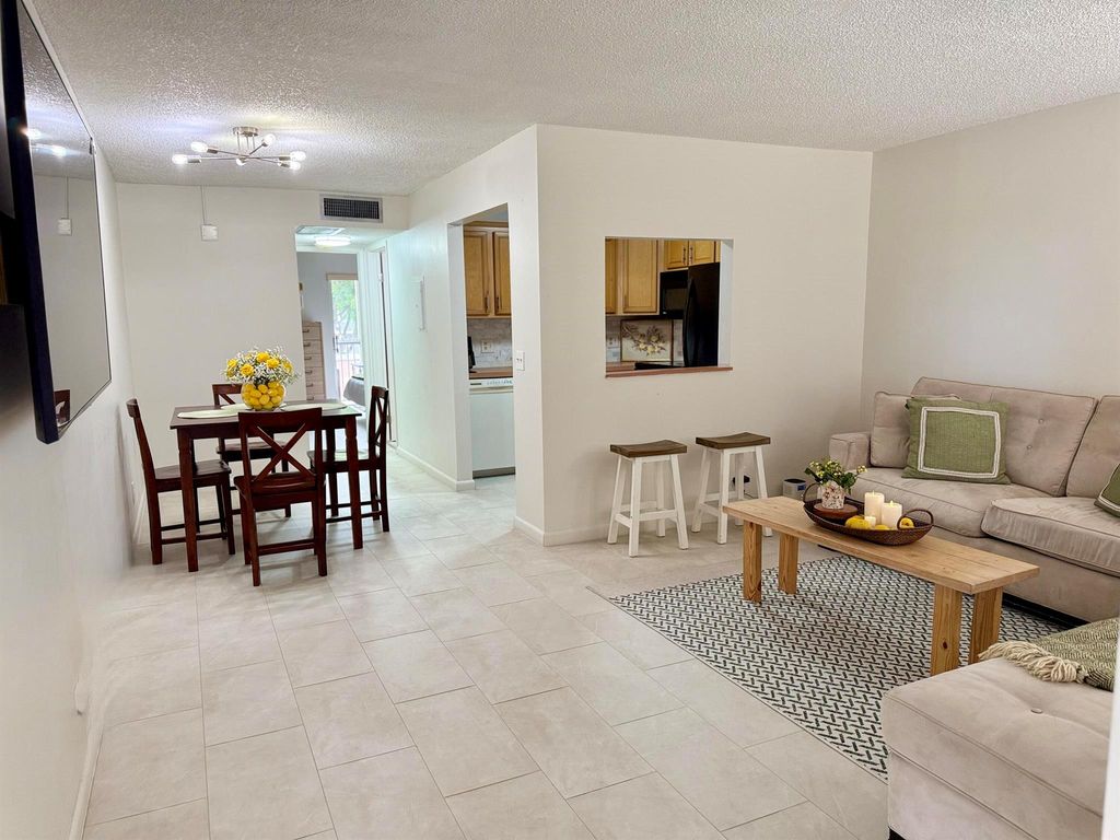 200 Village Green Circle E 310, Palm Springs, FL 33461