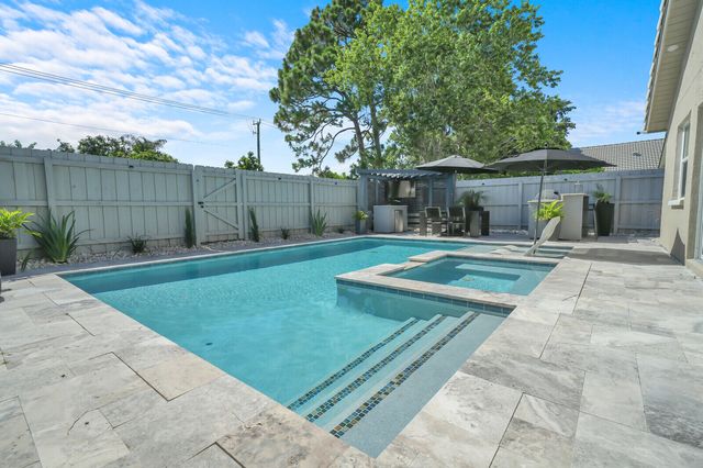 116 Cypress Cove, Jupiter, FL 33458