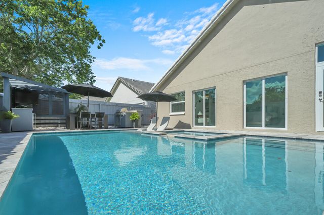 116 Cypress Cove, Jupiter, FL 33458