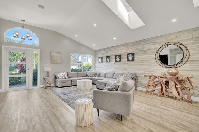 116 Cypress Cove, Jupiter, FL 33458