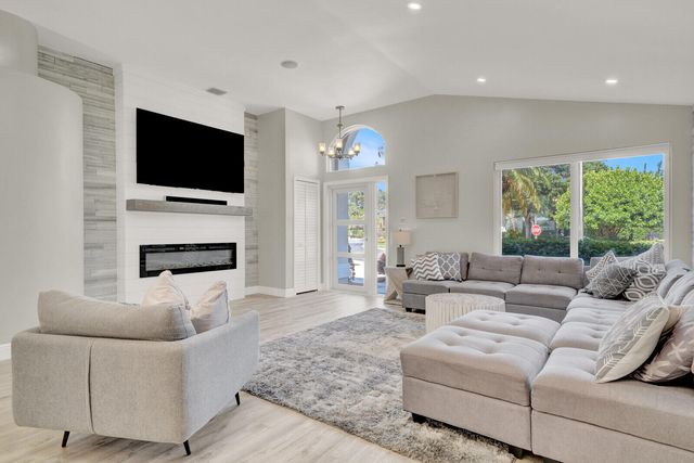 116 Cypress Cove, Jupiter, FL 33458