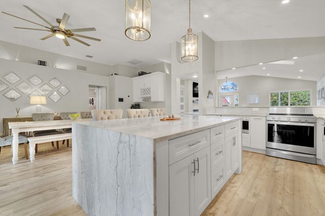 116 Cypress Cove, Jupiter, FL 33458