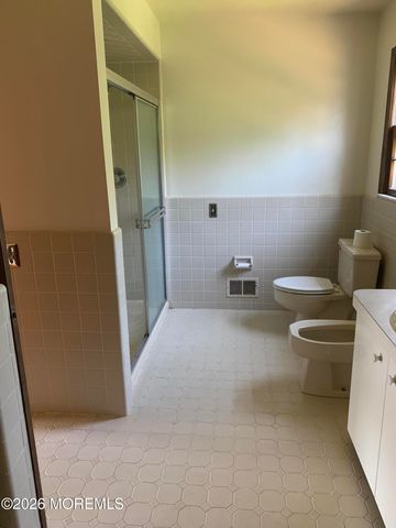 2 Carbury Road, Ocean Twp, NJ 07712