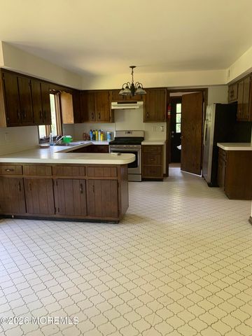 2 Carbury Road, Ocean Twp, NJ 07712