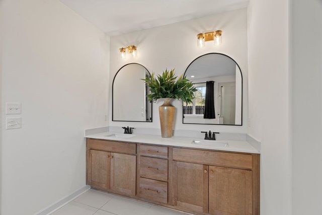 9554 GRAYS VALLEY DR, Cordova, TN 38018