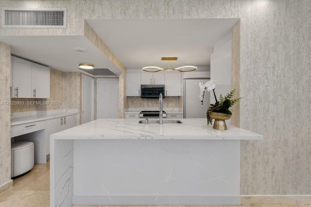 10275 Collins Ave 507, Bal Harbour, FL 33154