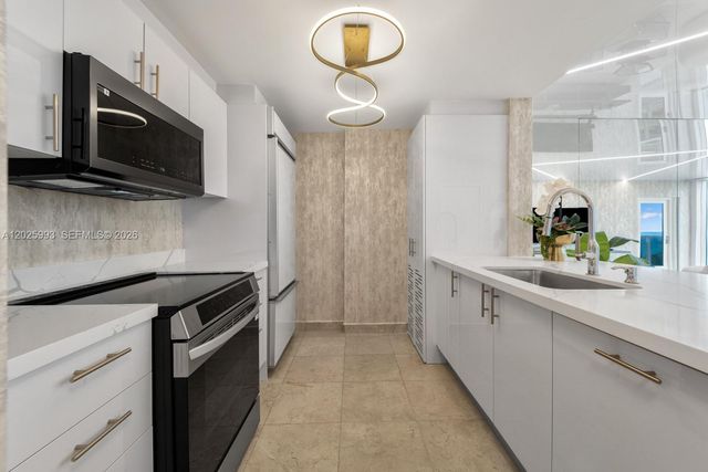 10275 Collins Ave 507, Bal Harbour, FL 33154