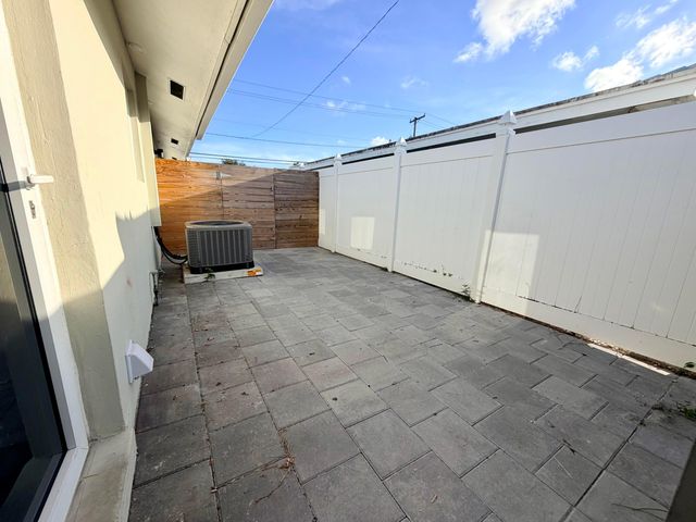 2070 NE 56th Street 1, Fort Lauderdale, FL 33308