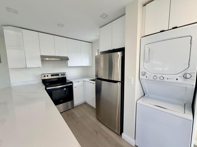 2070 NE 56th Street 1, Fort Lauderdale, FL 33308