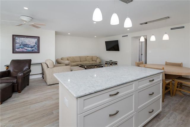 3450 Gulf Shore BLVD N 305, Naples, FL 34103