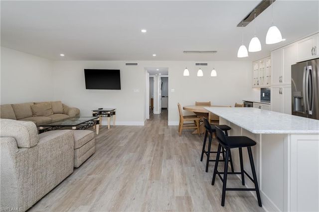 3450 Gulf Shore BLVD N 305, Naples, FL 34103