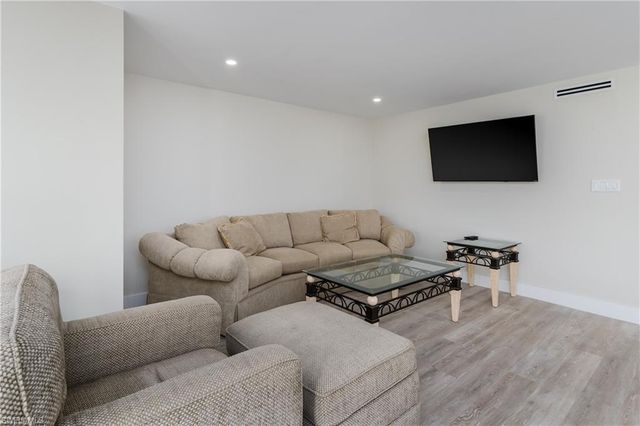 3450 Gulf Shore BLVD N 305, Naples, FL 34103