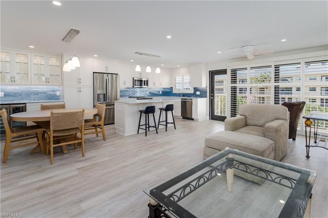 3450 Gulf Shore BLVD N 305, Naples, FL 34103