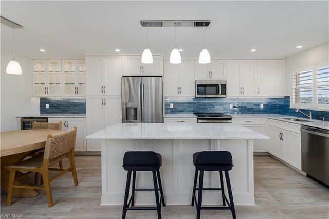 3450 Gulf Shore BLVD N 305, Naples, FL 34103