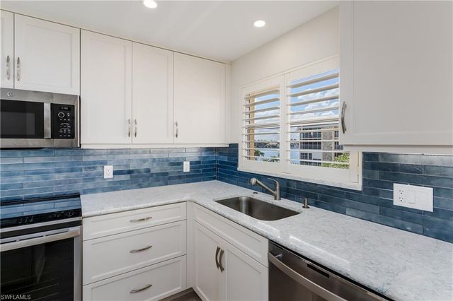 3450 Gulf Shore BLVD N 305, Naples, FL 34103