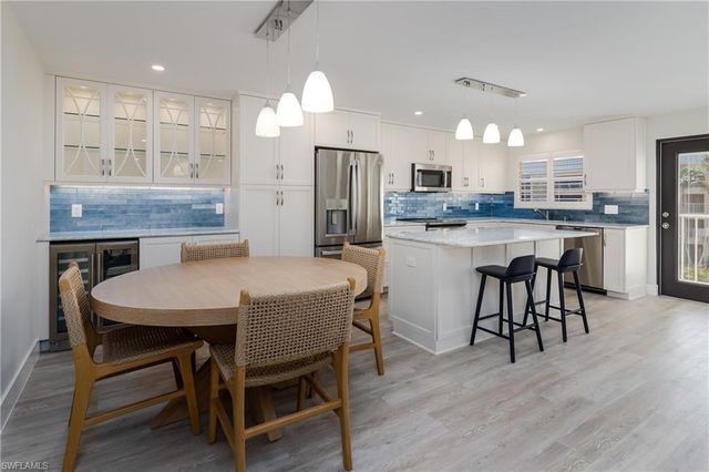 3450 Gulf Shore BLVD N 305, Naples, FL 34103