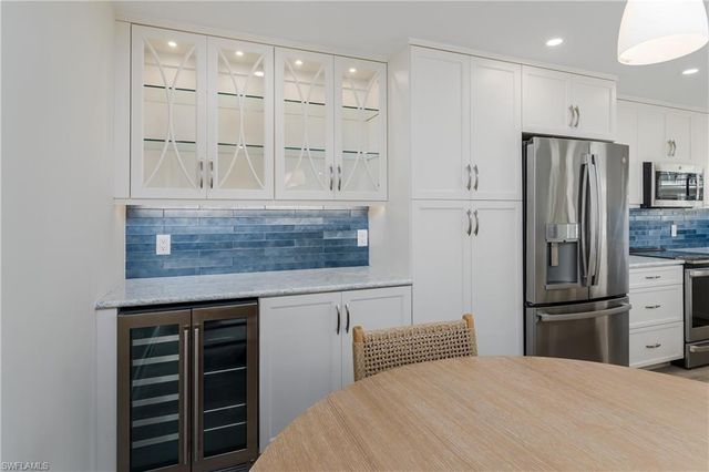 3450 Gulf Shore BLVD N 305, Naples, FL 34103