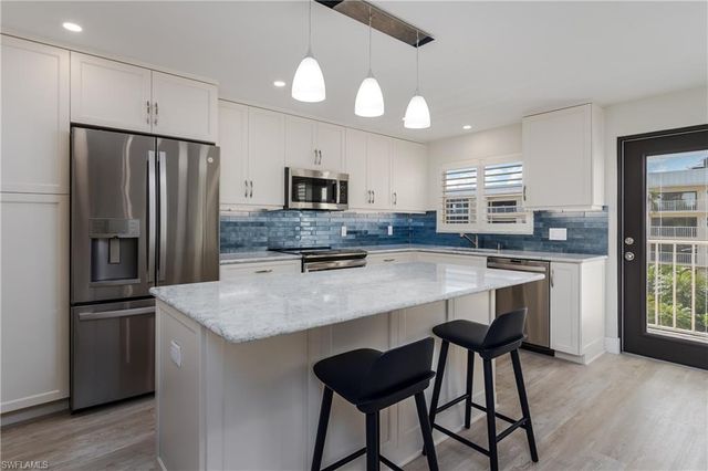 3450 Gulf Shore BLVD N 305, Naples, FL 34103