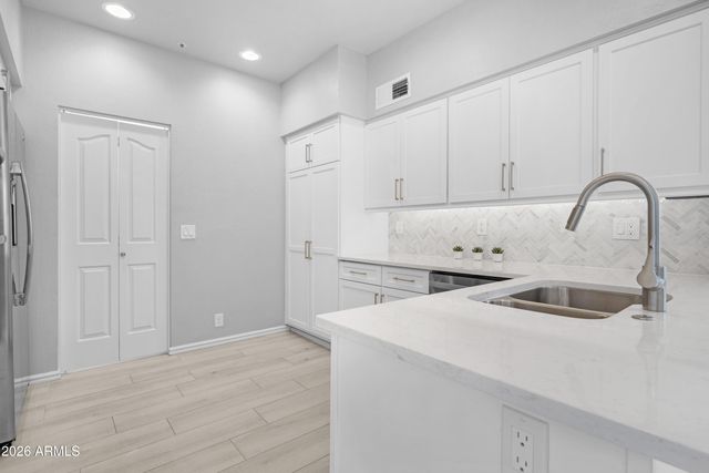 25555 N WINDY WALK Drive 75, Scottsdale, AZ 85255