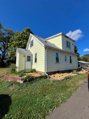 1201 Frost Avenue, Maplewood, MN 55109