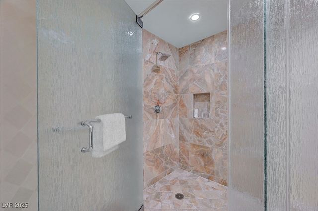 2000 North Fashion Show Drive 2815, Las Vegas, NV 89109