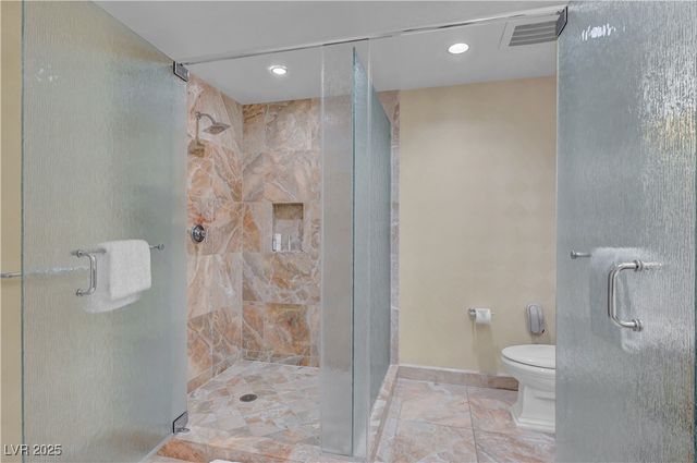 2000 North Fashion Show Drive 2815, Las Vegas, NV 89109