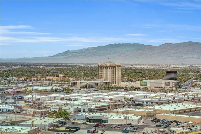 2000 North Fashion Show Drive 2815, Las Vegas, NV 89109