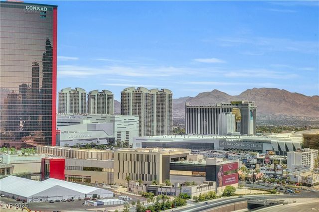 2000 North Fashion Show Drive 2815, Las Vegas, NV 89109