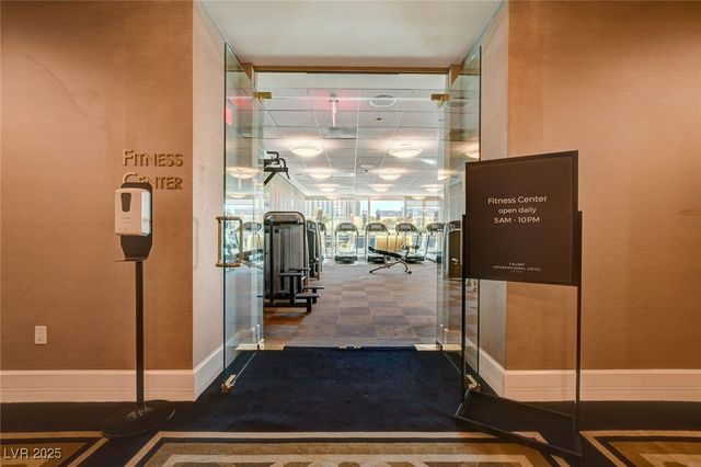 2000 North Fashion Show Drive 2815, Las Vegas, NV 89109