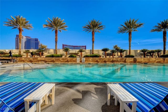 2000 North Fashion Show Drive 2815, Las Vegas, NV 89109