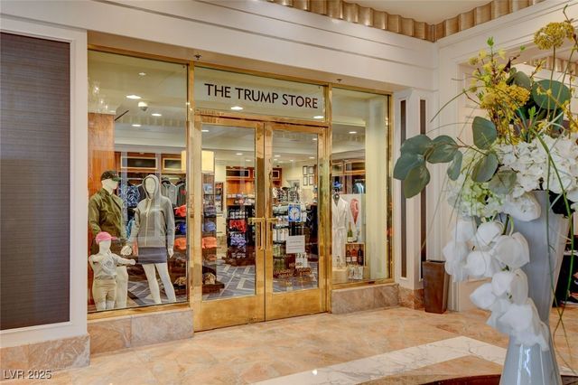 2000 North Fashion Show Drive 2815, Las Vegas, NV 89109