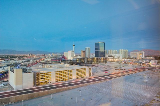 2000 North Fashion Show Drive 2815, Las Vegas, NV 89109