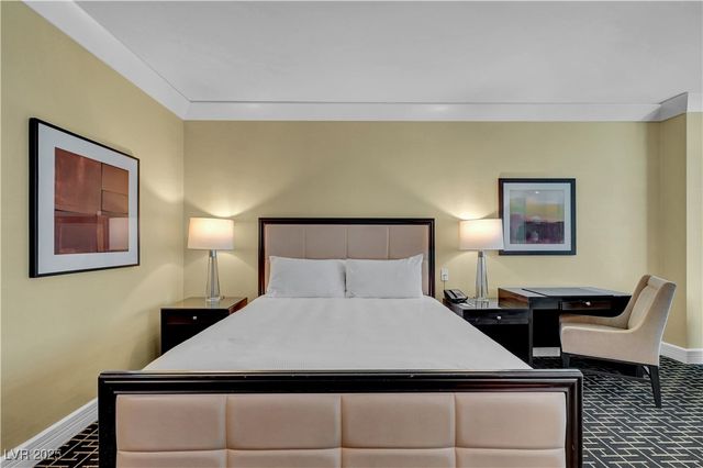 2000 North Fashion Show Drive 2815, Las Vegas, NV 89109