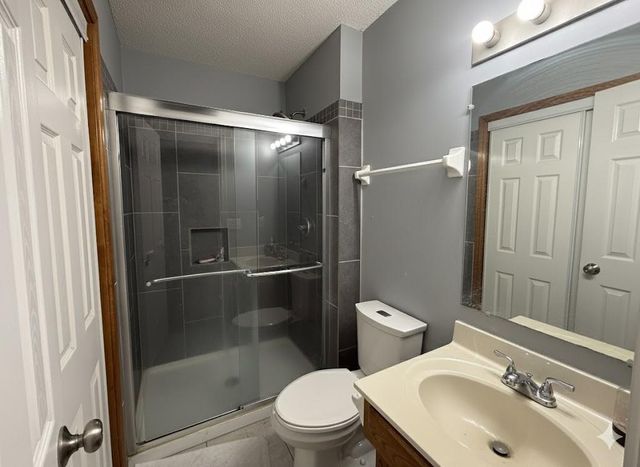 7904 Little Lane, Pleasant Valley, MO 64068