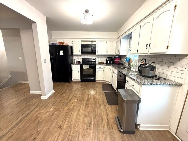 7904 Little Lane, Pleasant Valley, MO 64068