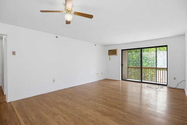 500 Candlewood Park Unit 35, Nashua, NH 03062