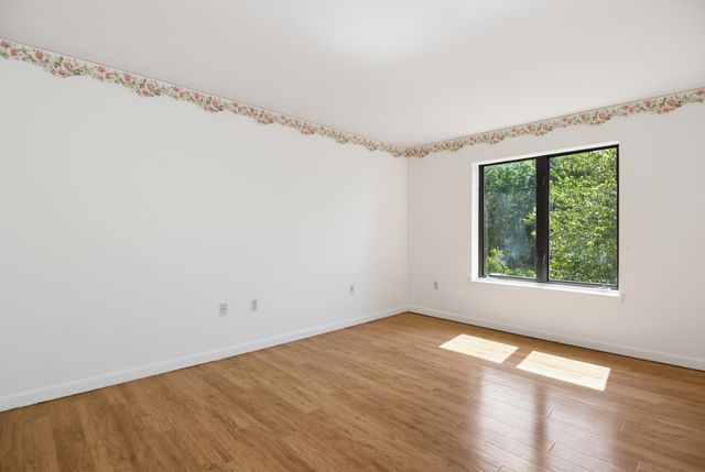 500 Candlewood Park Unit 35, Nashua, NH 03062